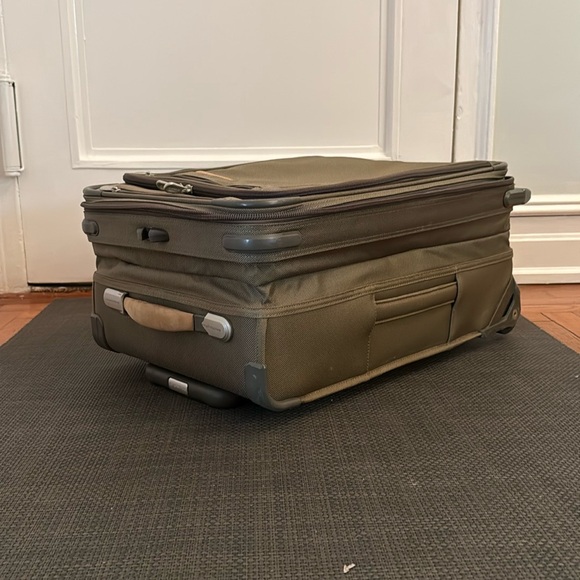 Briggs & Riley Khaki Travel Suitcase - Picture 6 of 10